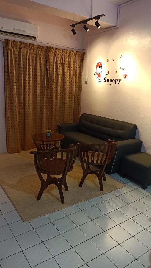 Snoopy Homestay Two Bedroom Batu Pahat Exterior photo